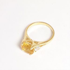 Кольцо из золота с цитрином и фианитом