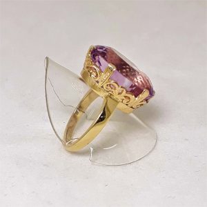 Кольцо из золота с натуральным аметистом